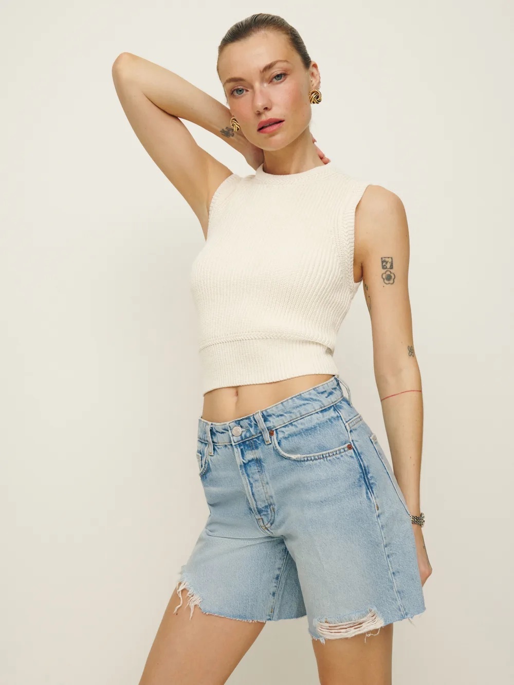 Reformation Raye Mid Rise 6” Relaxed Jean Shorts Blue - Size 26 - Picture 6 of 6